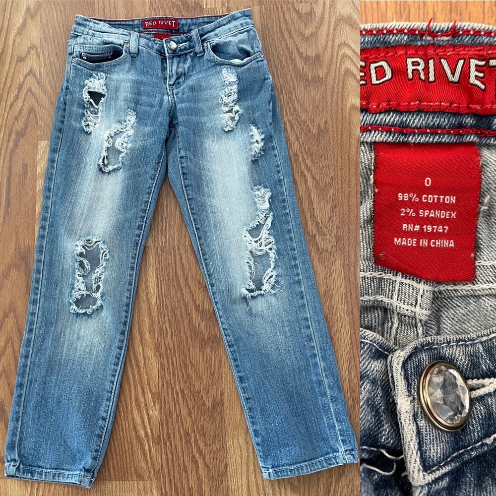 RED RIVET Low Rise DISTRESSED Cropped JEANS With Rhinestone Buttons Size 0 - Picture 12 of 12